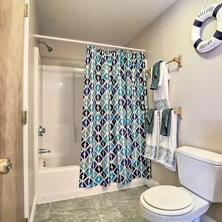 Lake Getaway Walk Across Street To Private Beach! Gilford Exterior photo