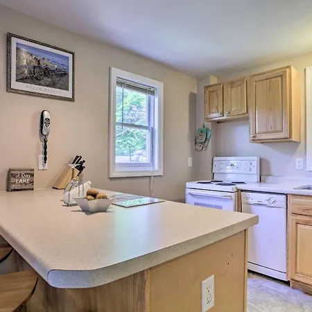 Lake Getaway Walk Across Street To Private Beach! Gilford Exterior photo