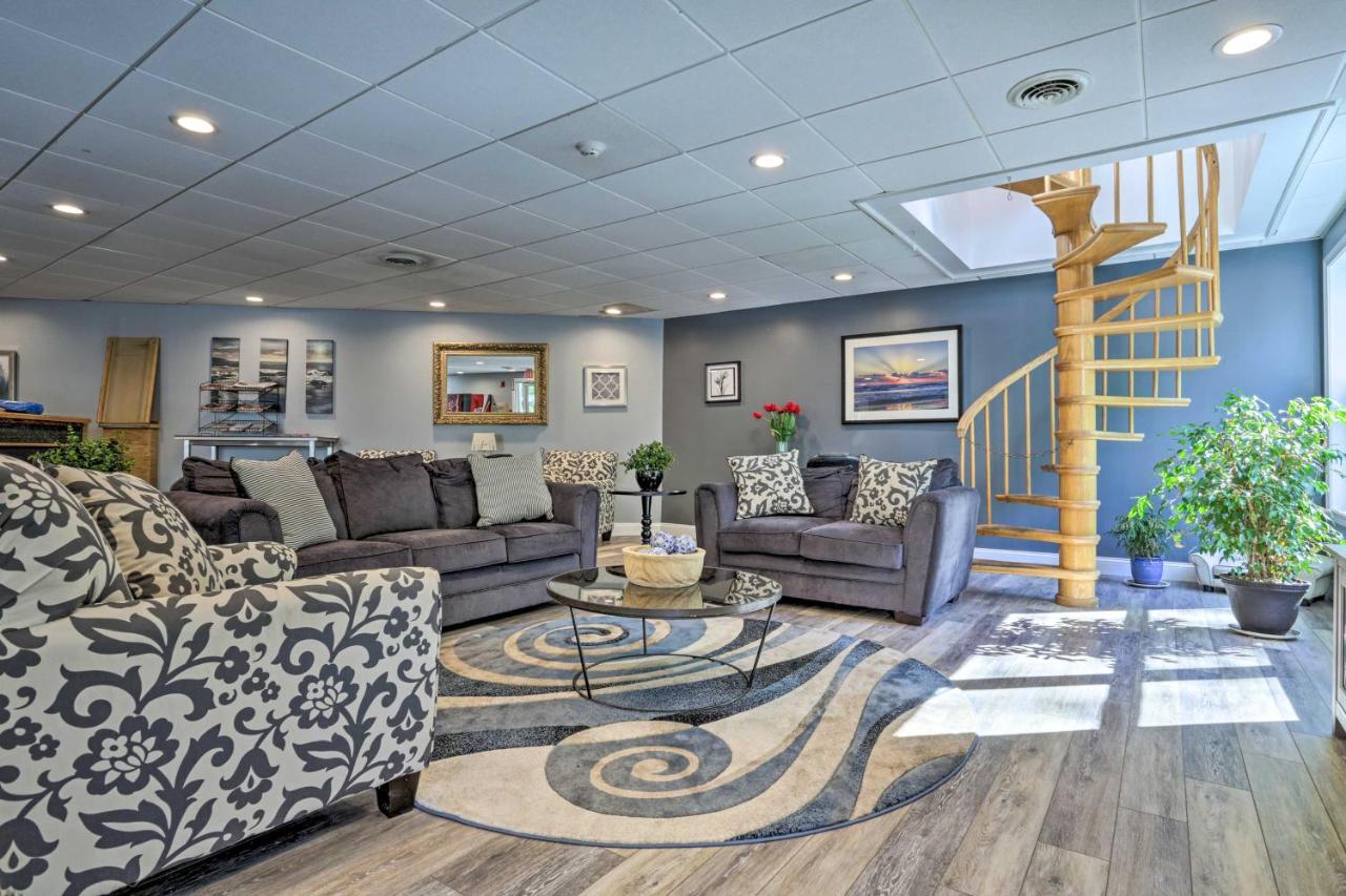 Getaway Walk Across Street To Private Beach! Gilford